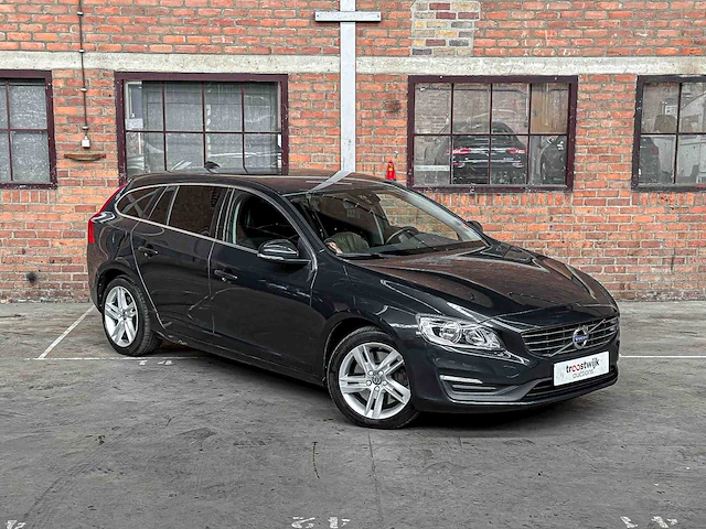 Volvo v60 2.4 d6 twin engine momentum 220pk 2015, hn-681-h - afbeelding 42 van  44