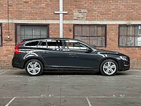 Volvo v60 2.4 d6 twin engine momentum 220pk 2015, hn-681-h - afbeelding 43 van  44