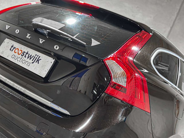 Volvo v60 2.4 d6 twin engine summum 220pk 2015 plug-in hybrid, hr-946-f - afbeelding 4 van  42