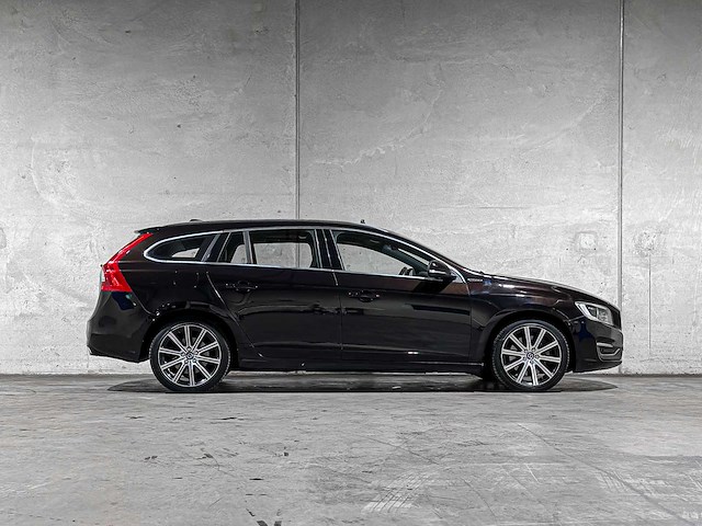 Volvo v60 2.4 d6 twin engine summum 220pk 2015 plug-in hybrid, hr-946-f - afbeelding 42 van  42