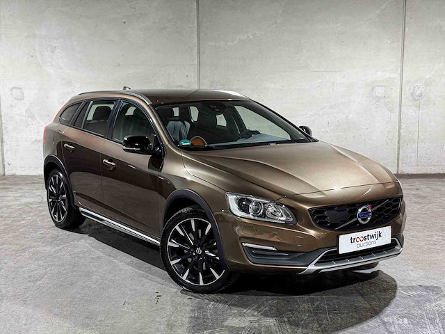 Volvo v60 cross country 2.0 d3 polar+ 150pk 2017, pt-351-g - afbeelding 37 van  40