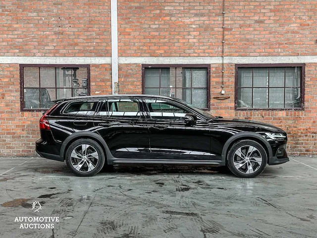 Volvo v60 cross country 2.0 d4 awd intro edition 190pk 2019 (origineel-nl), zn-457-l - afbeelding 4 van  64