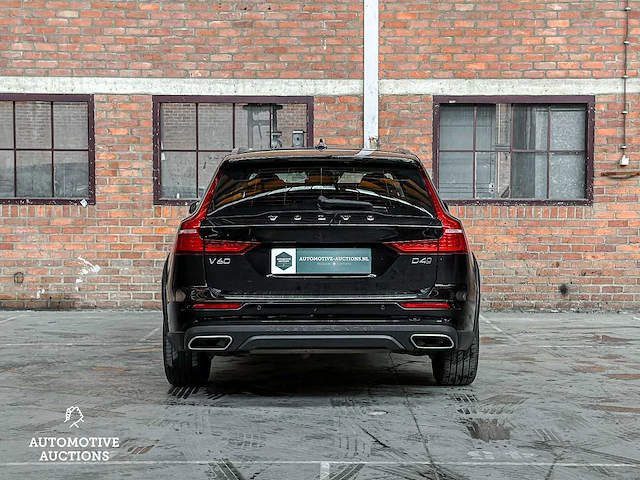 Volvo v60 cross country 2.0 d4 awd intro edition 190pk 2019 (origineel-nl), zn-457-l - afbeelding 11 van  64