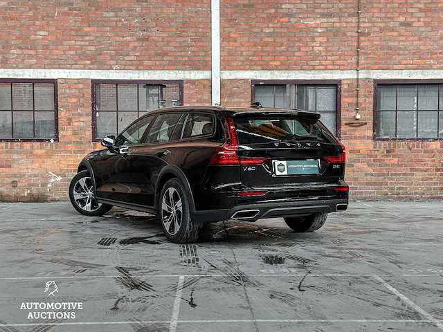 Volvo v60 cross country 2.0 d4 awd intro edition 190pk 2019 (origineel-nl), zn-457-l - afbeelding 15 van  64