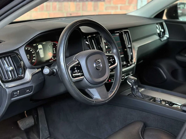 Volvo v60 cross country 2.0 d4 awd intro edition 190pk 2019 (origineel-nl), zn-457-l - afbeelding 20 van  64