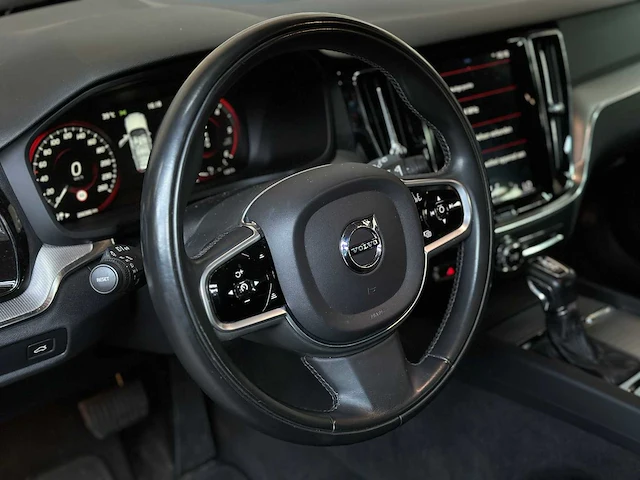 Volvo v60 cross country 2.0 d4 awd intro edition 190pk 2019 (origineel-nl), zn-457-l - afbeelding 21 van  64