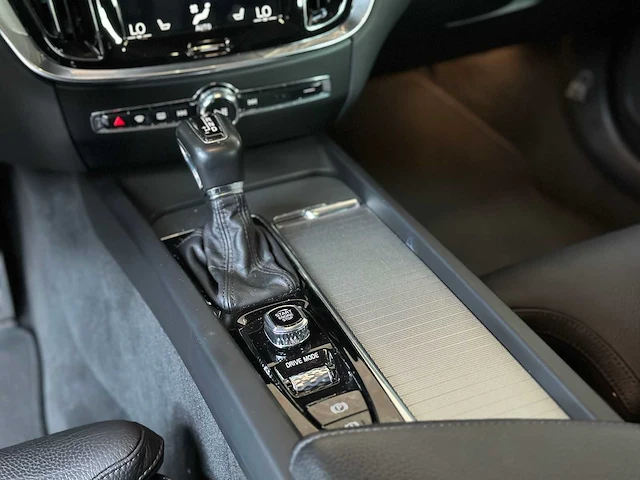 Volvo v60 cross country 2.0 d4 awd intro edition 190pk 2019 (origineel-nl), zn-457-l - afbeelding 24 van  64