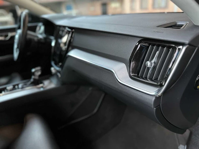 Volvo v60 cross country 2.0 d4 awd intro edition 190pk 2019 (origineel-nl), zn-457-l - afbeelding 30 van  64
