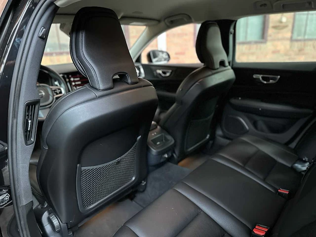 Volvo v60 cross country 2.0 d4 awd intro edition 190pk 2019 (origineel-nl), zn-457-l - afbeelding 33 van  64