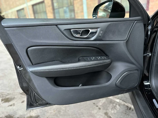 Volvo v60 cross country 2.0 d4 awd intro edition 190pk 2019 (origineel-nl), zn-457-l - afbeelding 35 van  64