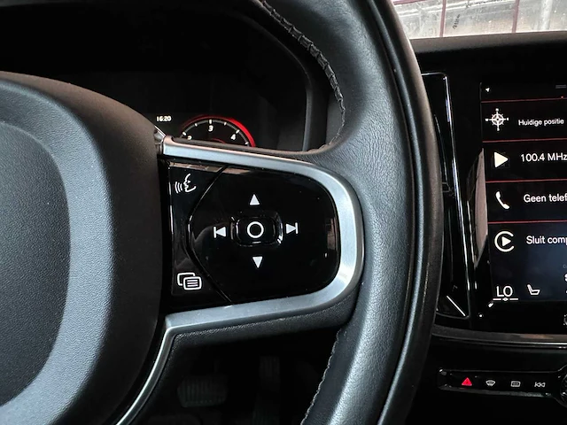 Volvo v60 cross country 2.0 d4 awd intro edition 190pk 2019 (origineel-nl), zn-457-l - afbeelding 36 van  64