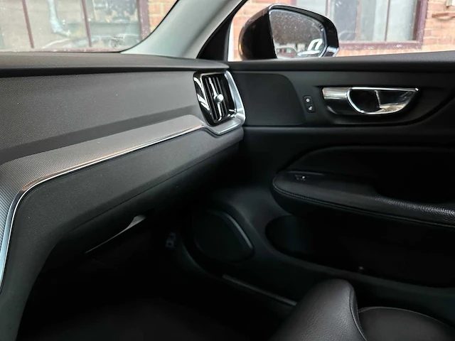 Volvo v60 cross country 2.0 d4 awd intro edition 190pk 2019 (origineel-nl), zn-457-l - afbeelding 50 van  64