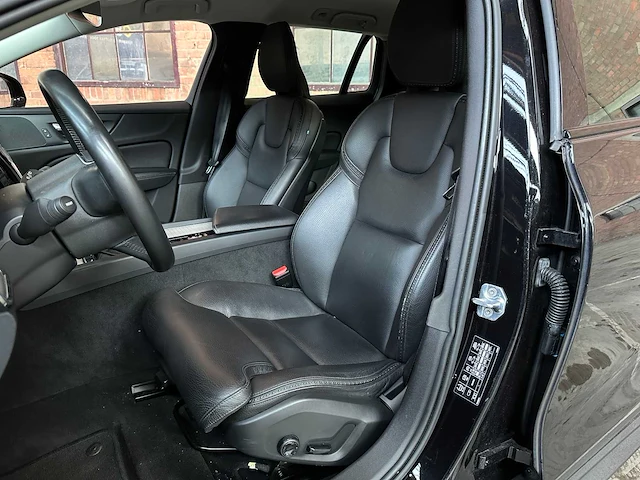 Volvo v60 cross country 2.0 d4 awd intro edition 190pk 2019 (origineel-nl), zn-457-l - afbeelding 52 van  64