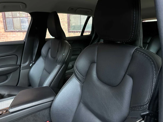 Volvo v60 cross country 2.0 d4 awd intro edition 190pk 2019 (origineel-nl), zn-457-l - afbeelding 53 van  64