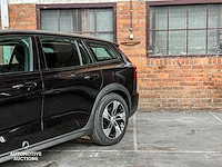 Volvo v60 cross country 2.0 d4 awd intro edition 190pk 2019 (origineel-nl), zn-457-l - afbeelding 45 van  64