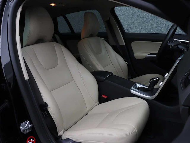 Volvo v60 cross country 2.0 d4 polar+ | xh-209-f - afbeelding 8 van  39