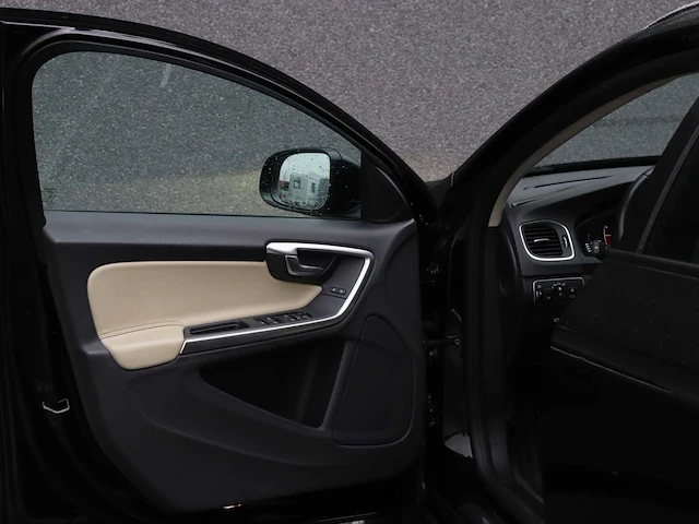 Volvo v60 cross country 2.0 d4 polar+ | xh-209-f - afbeelding 16 van  39