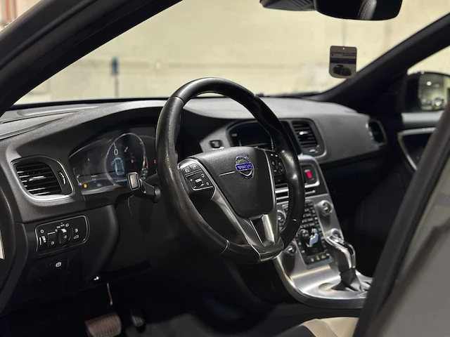 Volvo v60 cross country 2.0 d4 summum 191pk 2015, hf-783-b - afbeelding 9 van  42