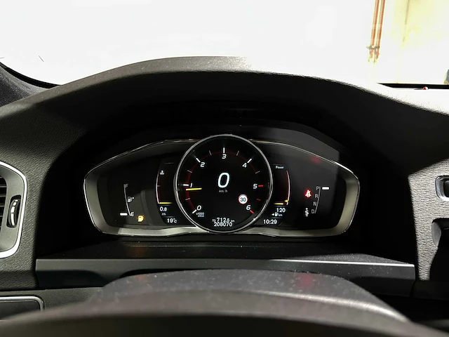 Volvo v60 cross country 2.0 d4 summum 191pk 2015, hf-783-b - afbeelding 18 van  42