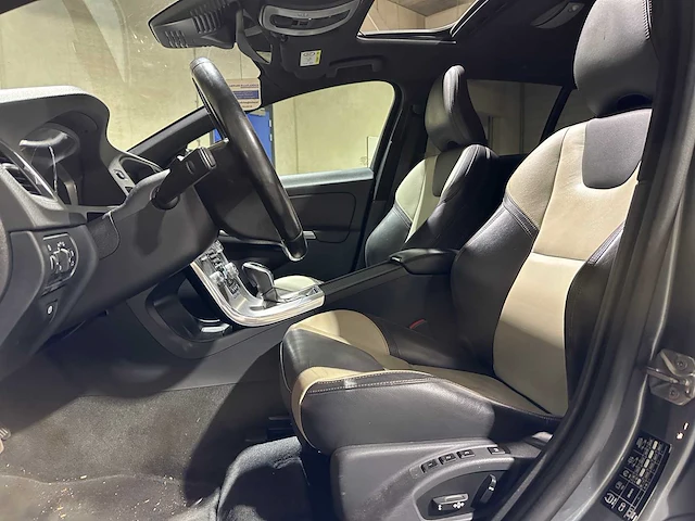 Volvo v60 cross country 2.0 d4 summum 191pk 2015, hf-783-b - afbeelding 26 van  42