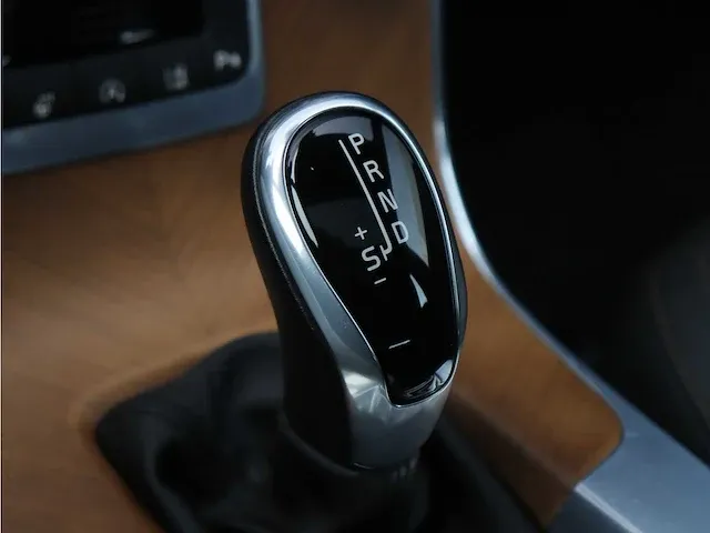 Volvo v60 cross country 2.0 t5 summum | hd-527-l - afbeelding 12 van  45