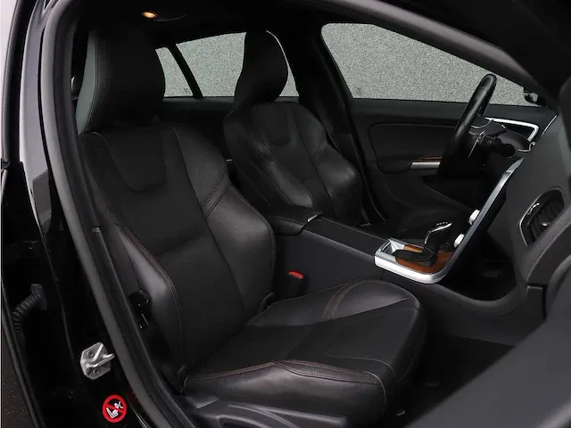 Volvo v60 cross country 2.0 t5 summum | hd-527-l - afbeelding 17 van  45