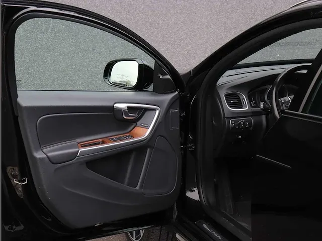 Volvo v60 cross country 2.0 t5 summum | hd-527-l - afbeelding 24 van  45