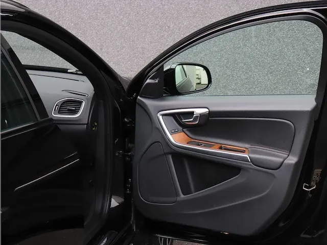 Volvo v60 cross country 2.0 t5 summum | hd-527-l - afbeelding 26 van  45