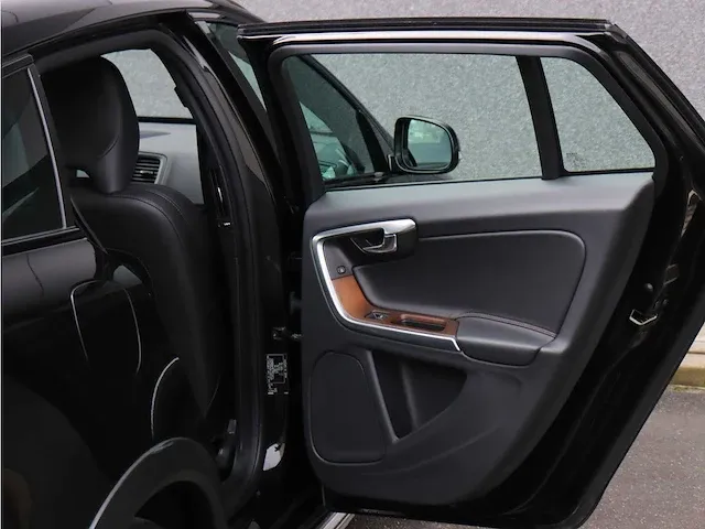 Volvo v60 cross country 2.0 t5 summum | hd-527-l - afbeelding 27 van  45