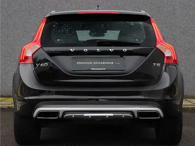 Volvo v60 cross country 2.0 t5 summum | hd-527-l - afbeelding 2 van  45