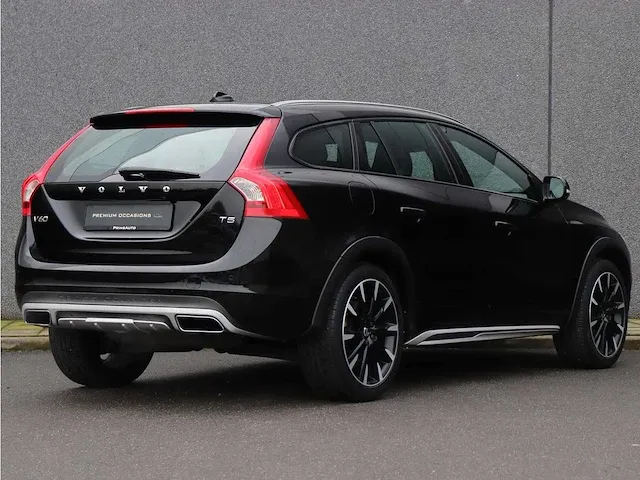Volvo v60 cross country 2.0 t5 summum | hd-527-l - afbeelding 39 van  45