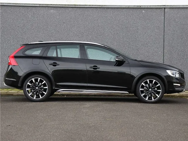 Volvo v60 cross country 2.0 t5 summum | hd-527-l - afbeelding 44 van  45