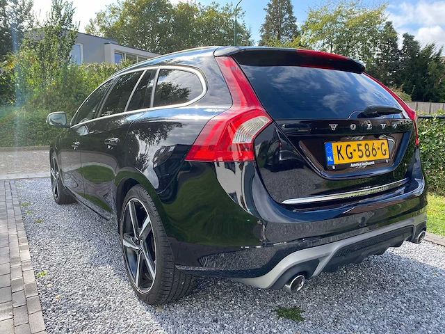 Volvo v60 d6 twin engine - personenauto - 2016 - afbeelding 9 van  48