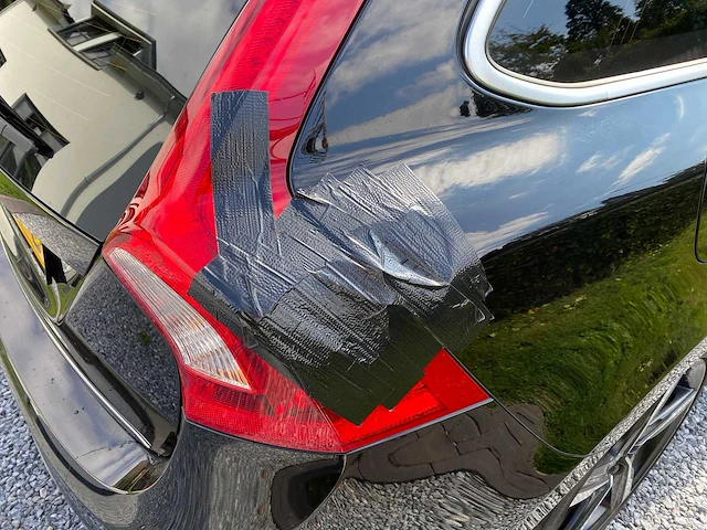Volvo v60 d6 twin engine - personenauto - 2016 - afbeelding 11 van  48