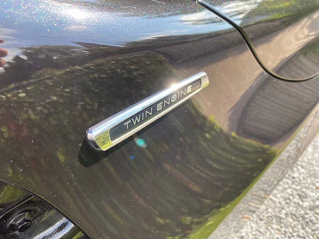 Volvo v60 d6 twin engine - personenauto - 2016 - afbeelding 24 van  48