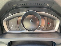 Volvo v60 d6 twin engine - personenauto - 2016 - afbeelding 28 van  48