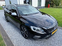 Volvo v60 d6 twin engine - personenauto - 2016 - afbeelding 23 van  48