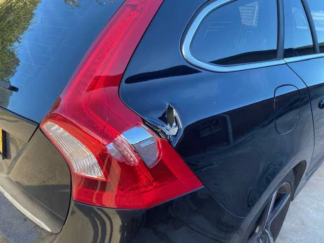 Volvo v60 d6 twin engine - personenauto - 2016 - afbeelding 43 van  48