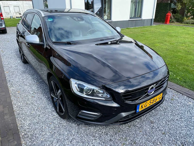 Volvo v60 d6 twin engine - personenauto - 2016 - afbeelding 44 van  48
