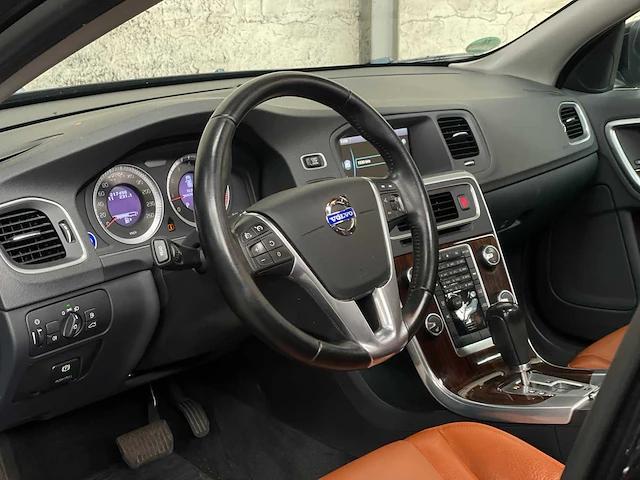 Volvo v60 generation v 2.0 200pk 2011 - afbeelding 2 van  32