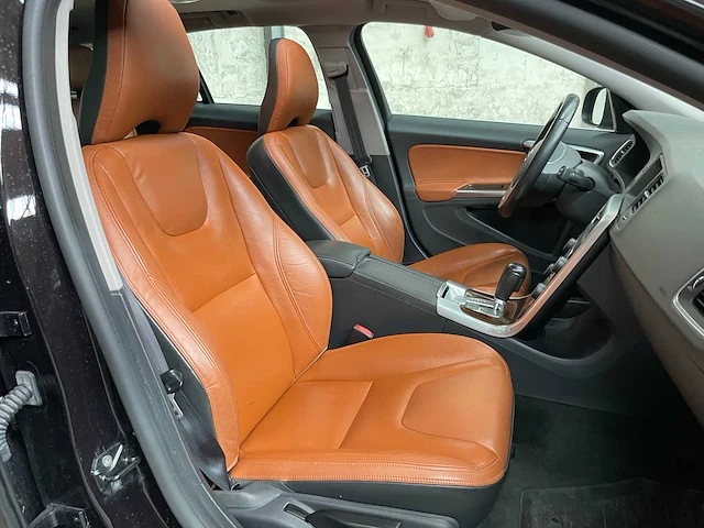 Volvo v60 generation v 2.0 200pk 2011 - afbeelding 24 van  32