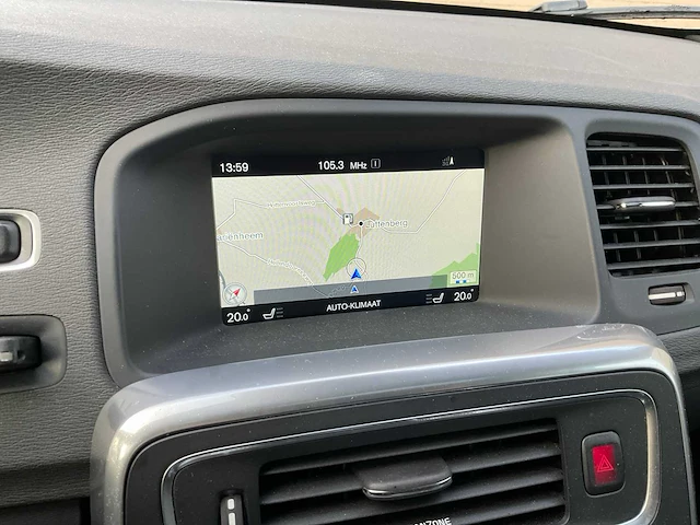 Volvo v60 personenauto - afbeelding 11 van  15