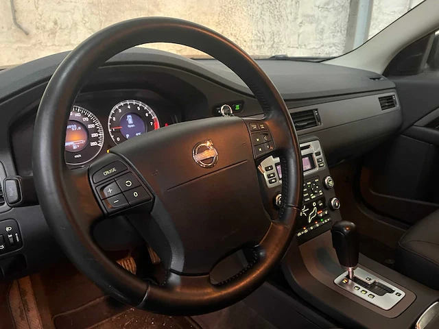 Volvo v70 145pk 2009, h-832-zn - afbeelding 16 van  27