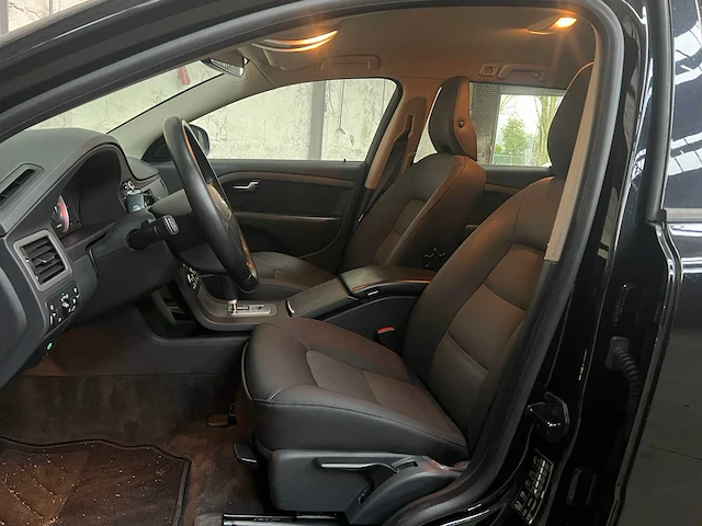 Volvo v70 145pk 2009, h-832-zn - afbeelding 17 van  27