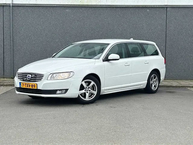 Volvo v70 1.6 d2 momentum | 7-txv-89 - afbeelding 1 van  34