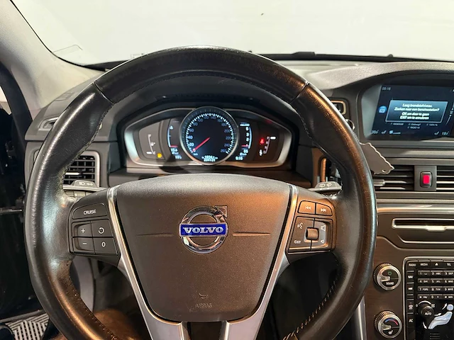 Volvo v70 1.6 d2 nordic+, 1-xbg-53 - afbeelding 2 van  16