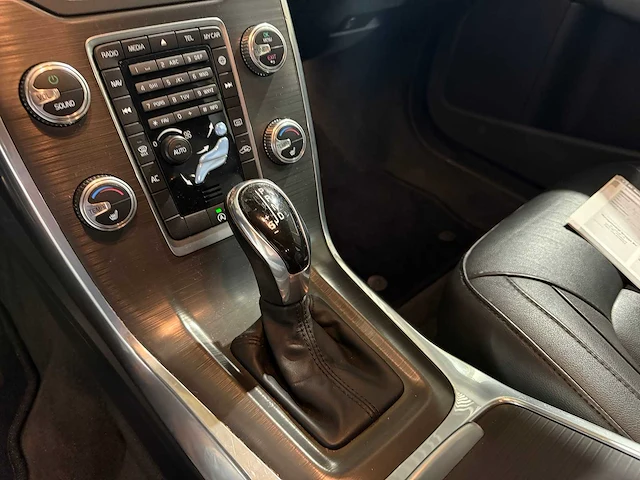 Volvo v70 1.6 d2 nordic+, 1-xbg-53 - afbeelding 5 van  16