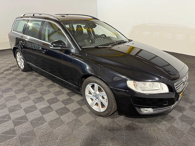 Volvo v70 1.6 d2 nordic+, 1-xbg-53 - afbeelding 12 van  16
