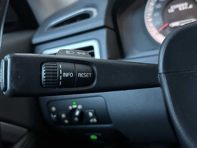 Volvo v70 1.6 t4 lim. edition 179pk 2012, (origineel-nl), 23-tsz-4 - afbeelding 24 van  41
