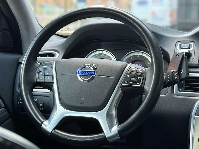 Volvo v70 1.6 t4 limited edition 2012 | 48-xkz-1 - afbeelding 9 van  39